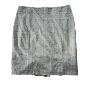 Talbots Women's Pencil Skirt Size 12P Wool Gray Plaid Back Flounce Hem Lined